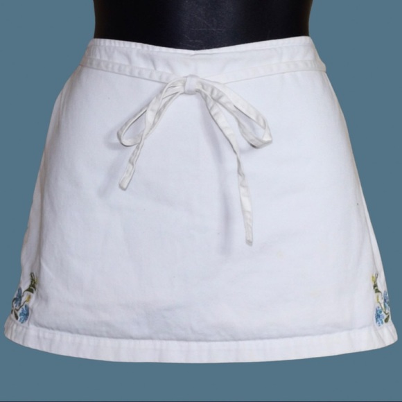 Blue Asphalt  - White/Floral Skort Size 7 - Picture 1 of 3